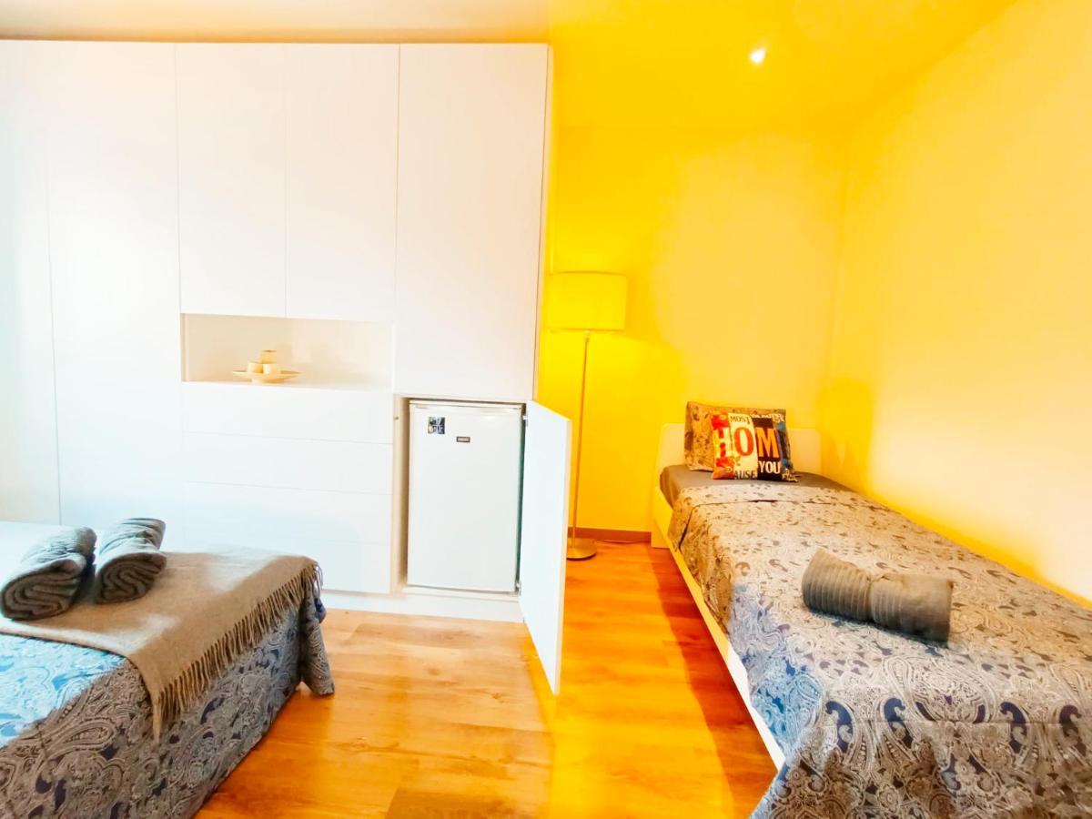 Next To Paseo De Gracia Rooms Barcelona Bagian luar foto